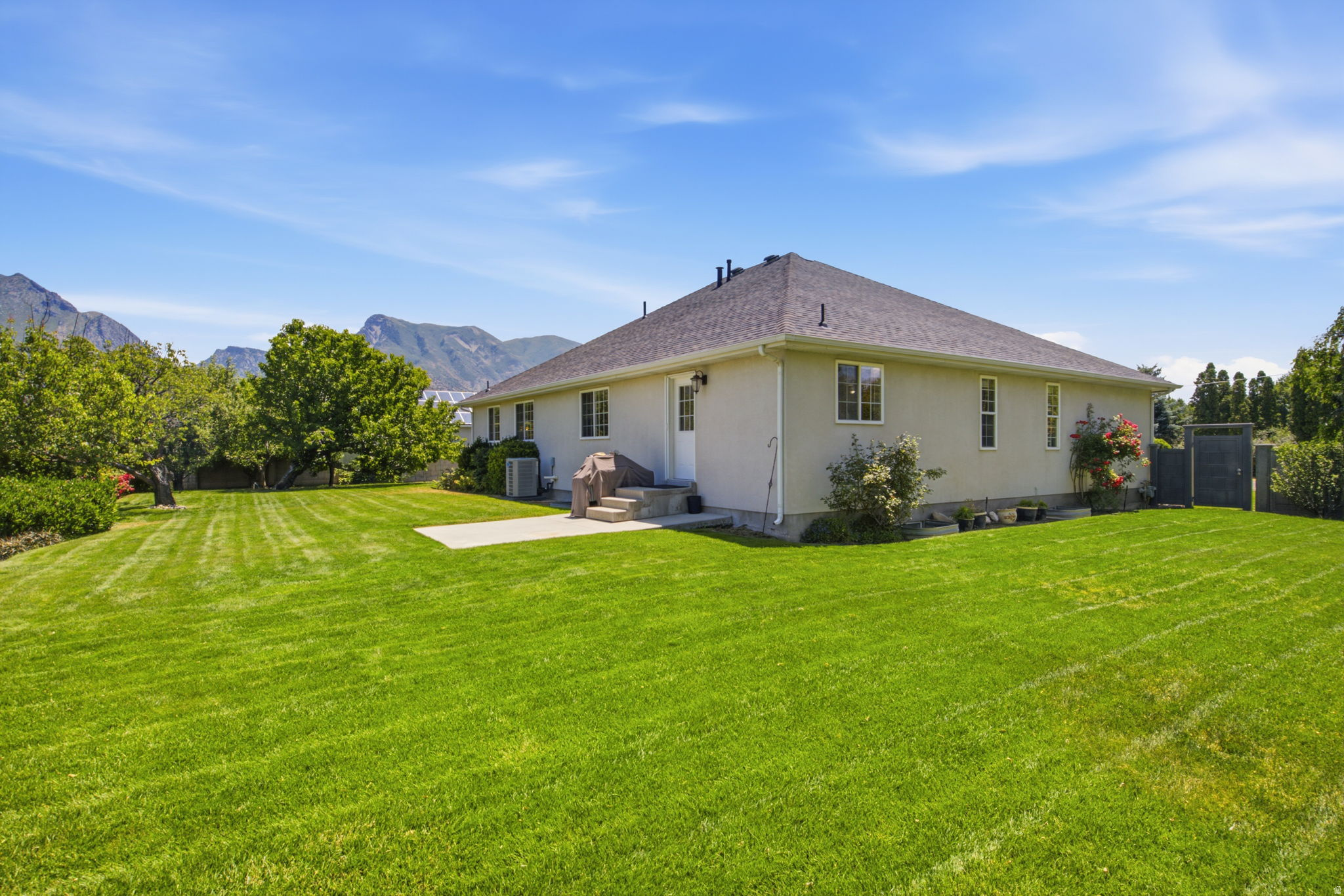 ALPINE SHADOWS - Residential