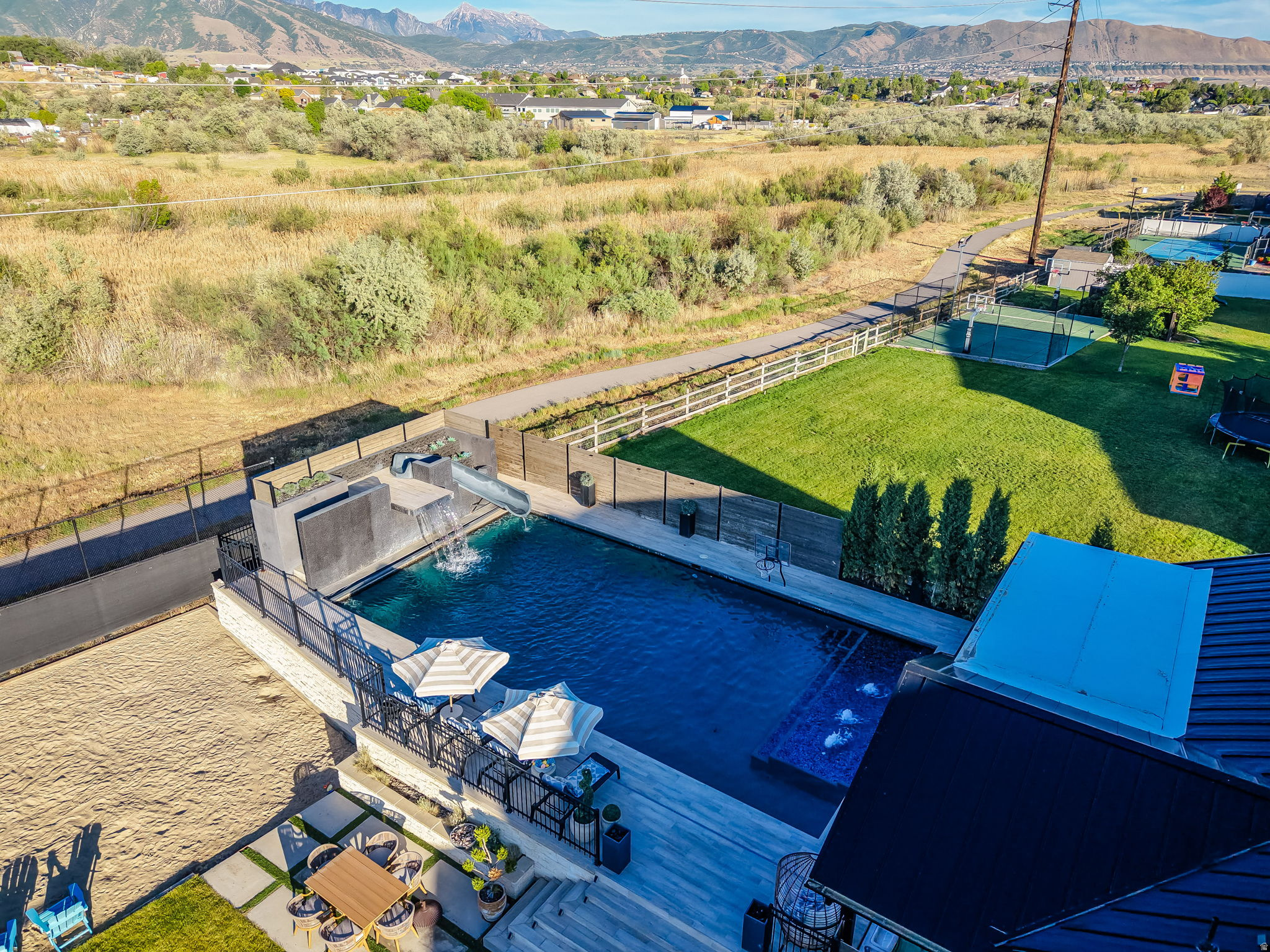 STERLING RIVER - Residential