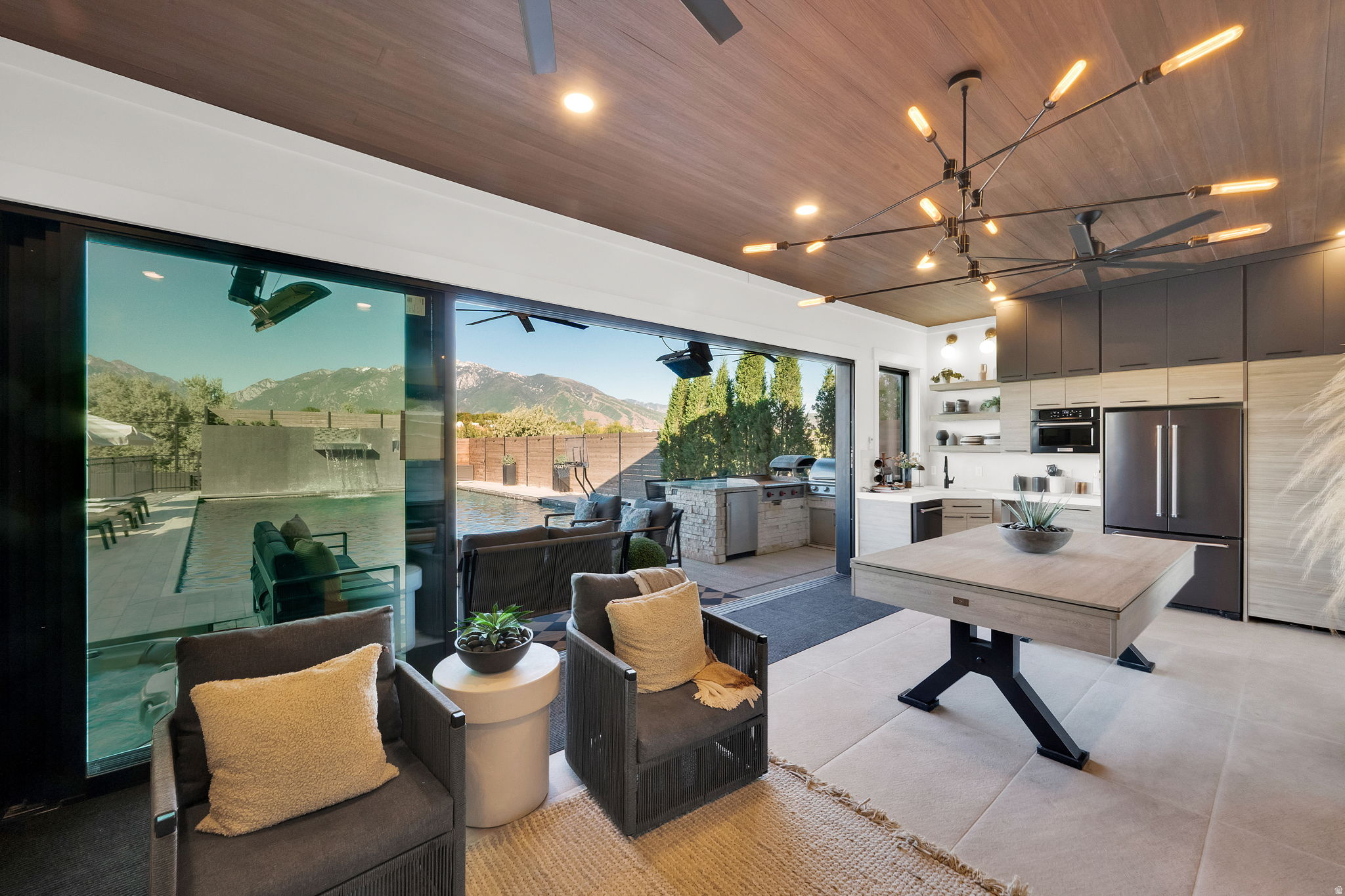 STERLING RIVER - Residential
