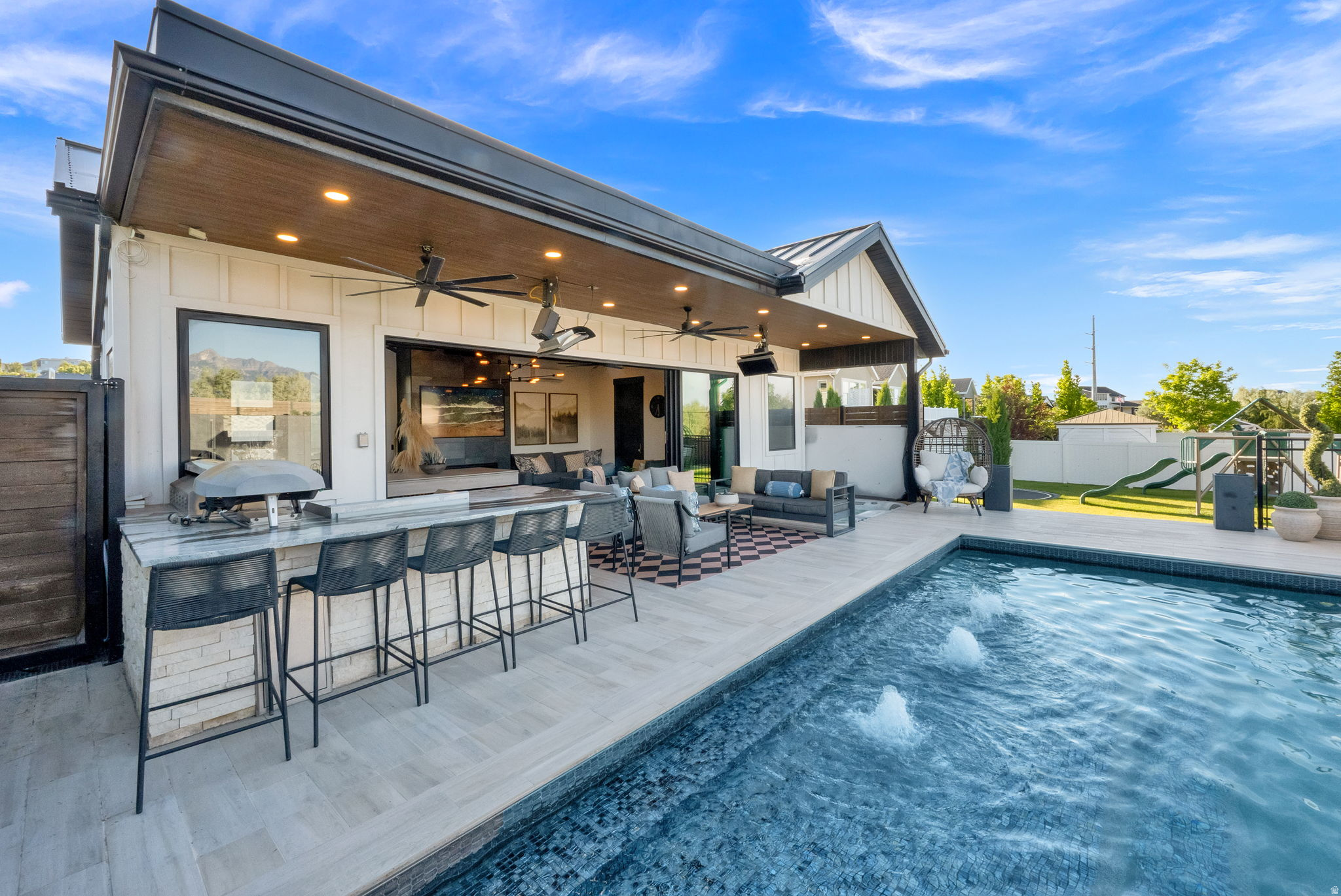 STERLING RIVER - Residential