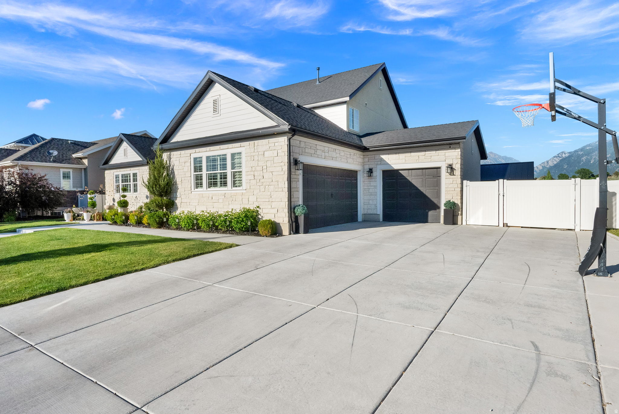 STERLING RIVER - Residential