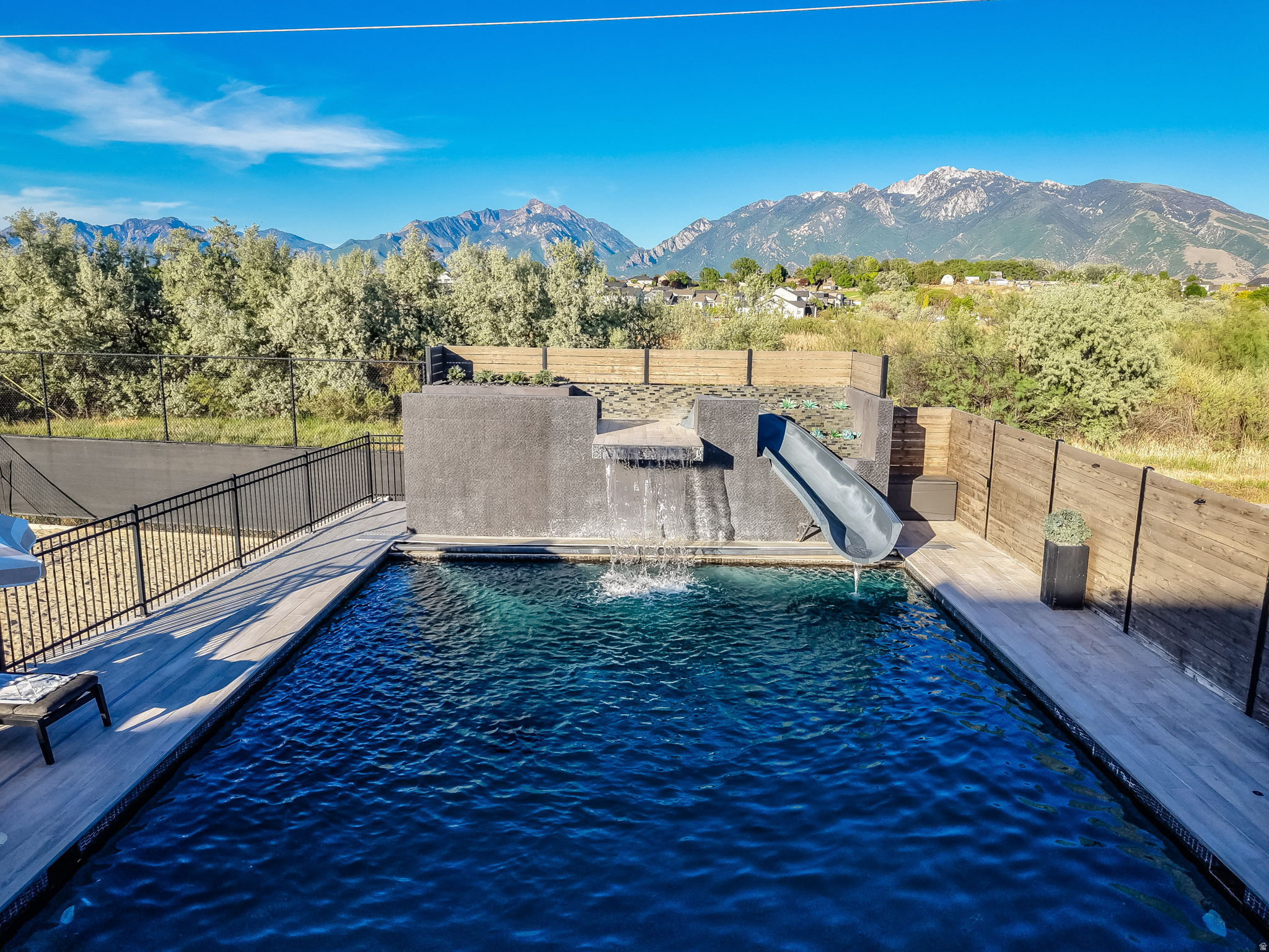 STERLING RIVER - Residential