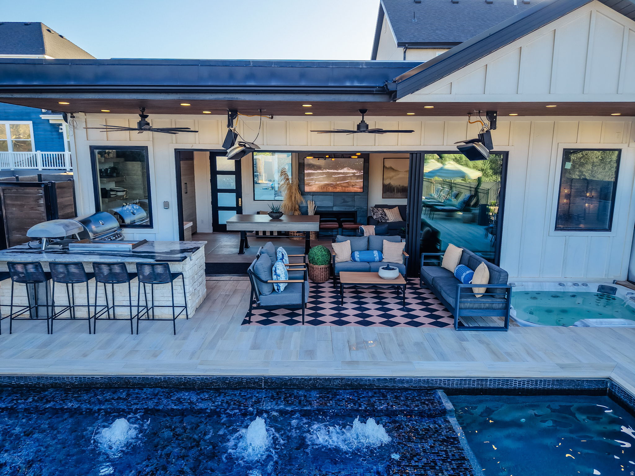 STERLING RIVER - Residential