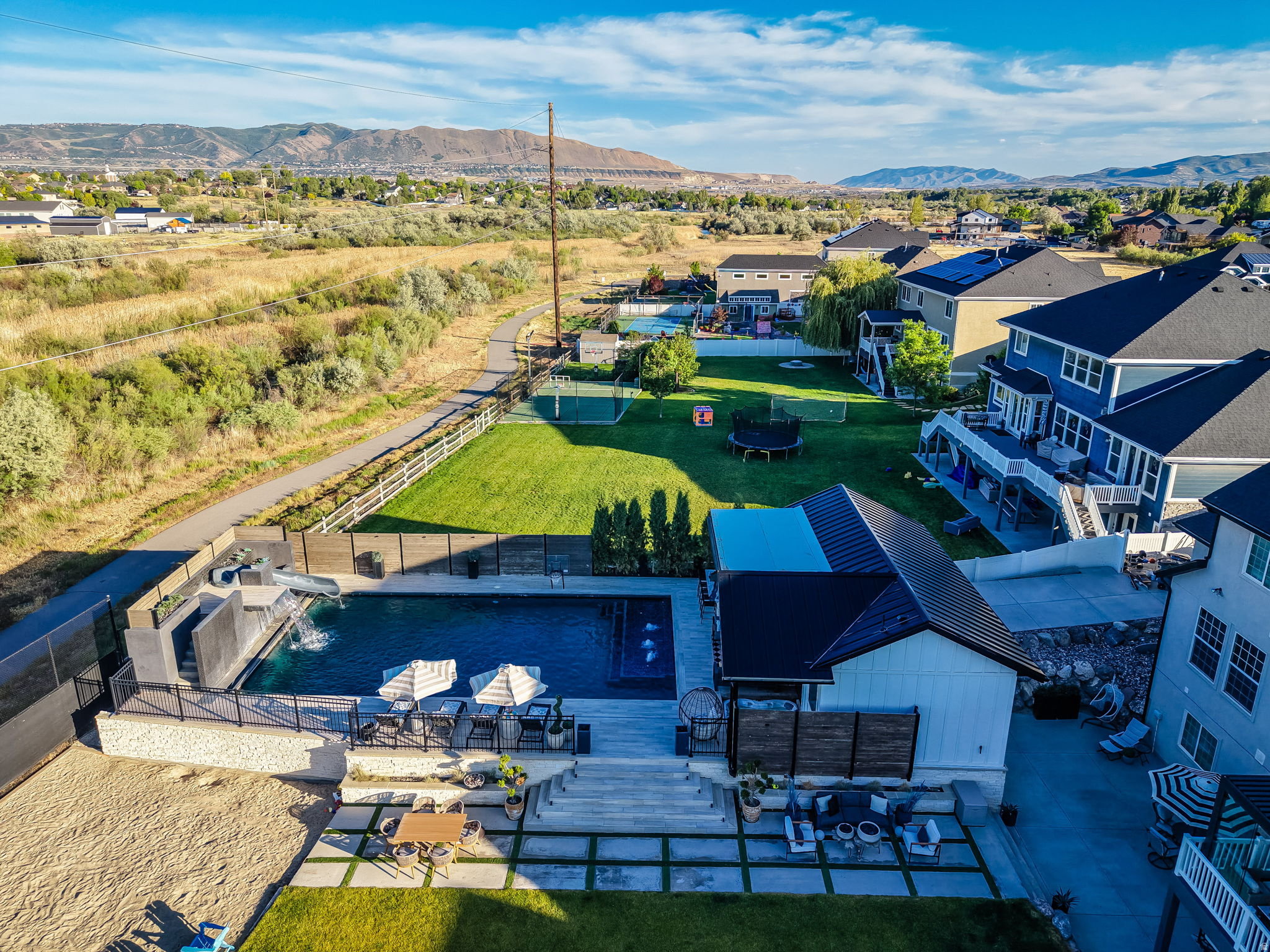 STERLING RIVER - Residential