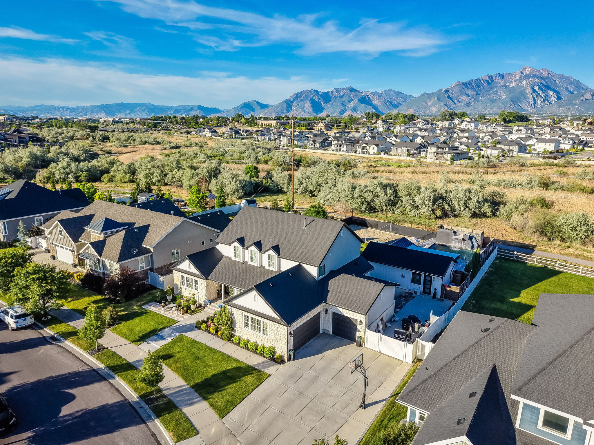 STERLING RIVER - Residential
