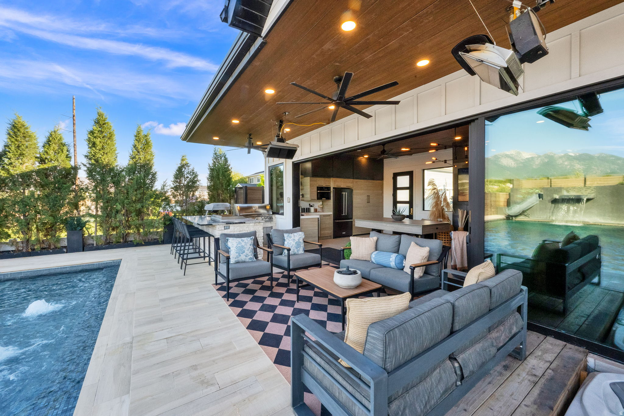 STERLING RIVER - Residential