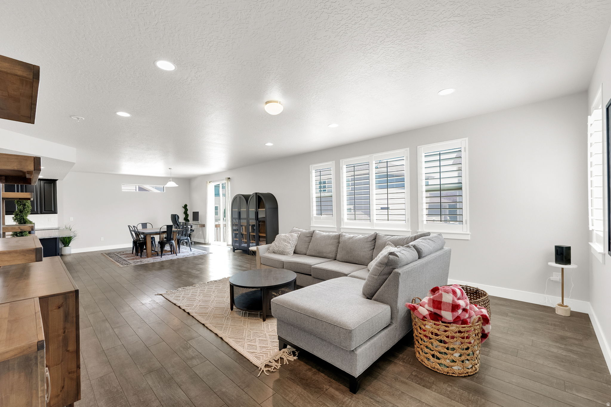 MEADOWS - Residential