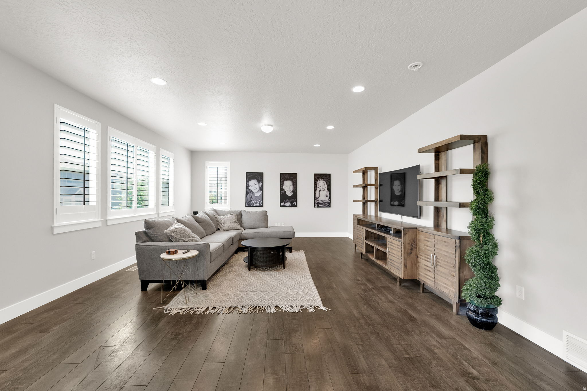 MEADOWS - Residential
