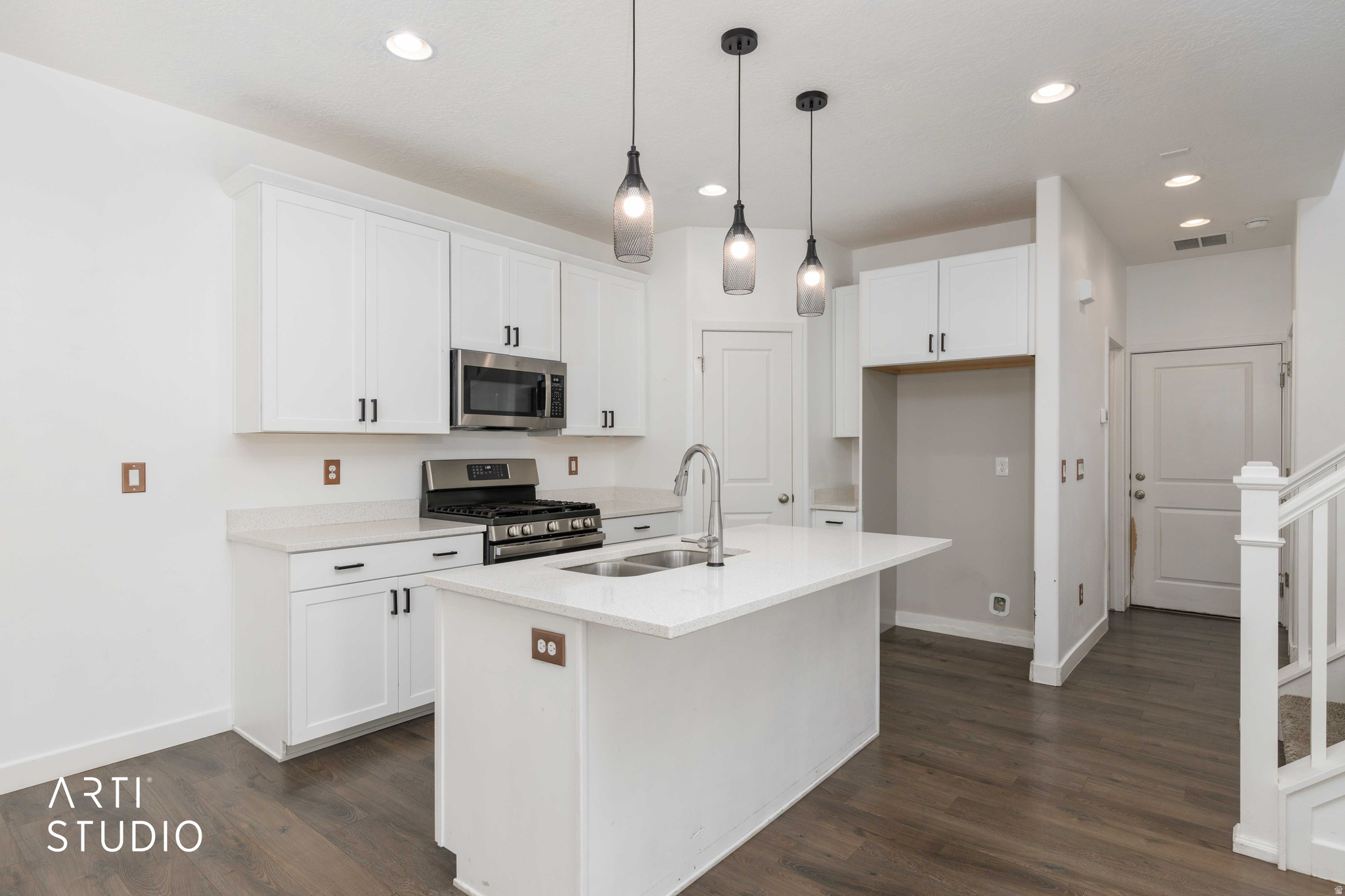 SALT POINT - Residential