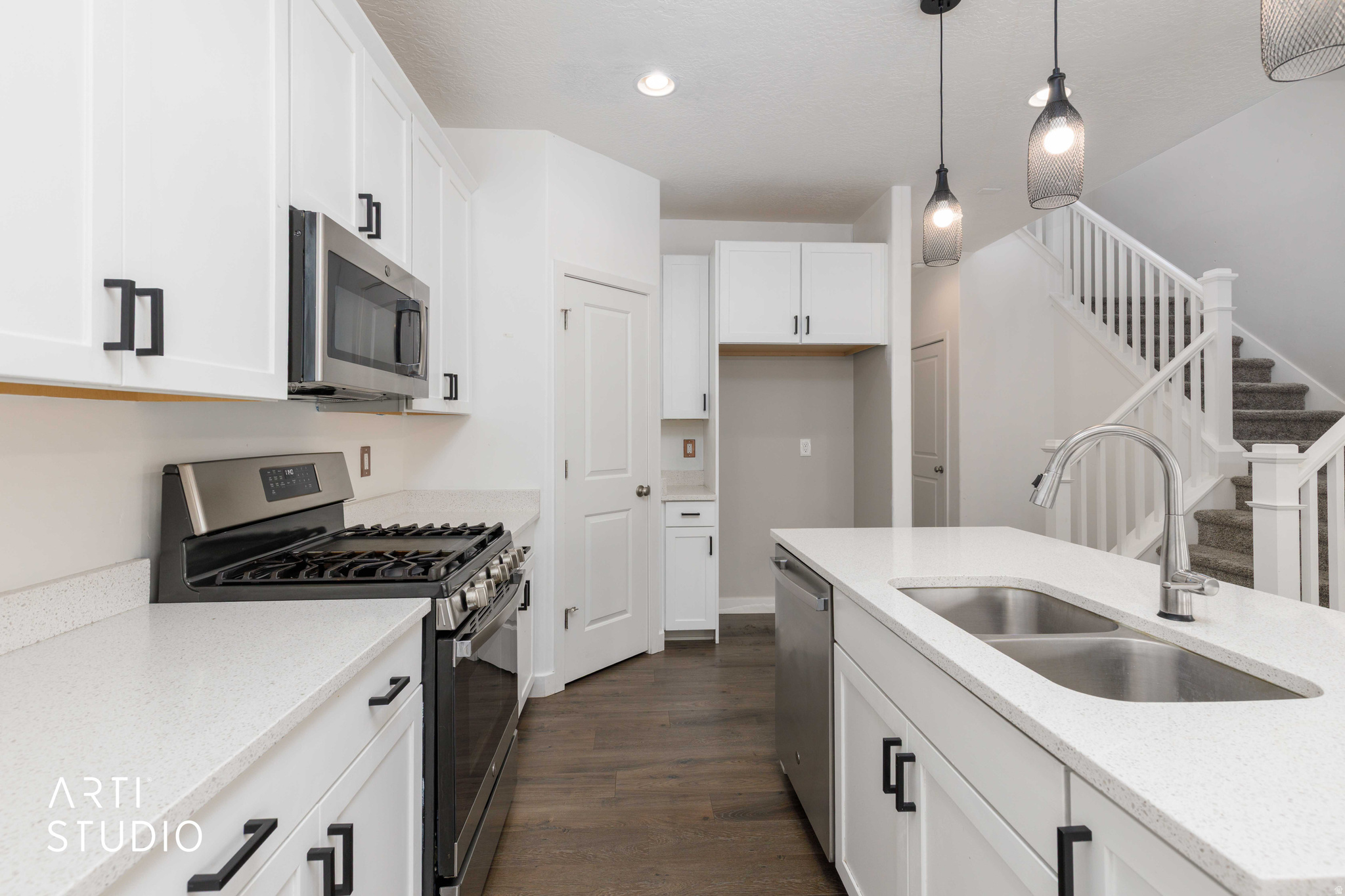 SALT POINT - Residential