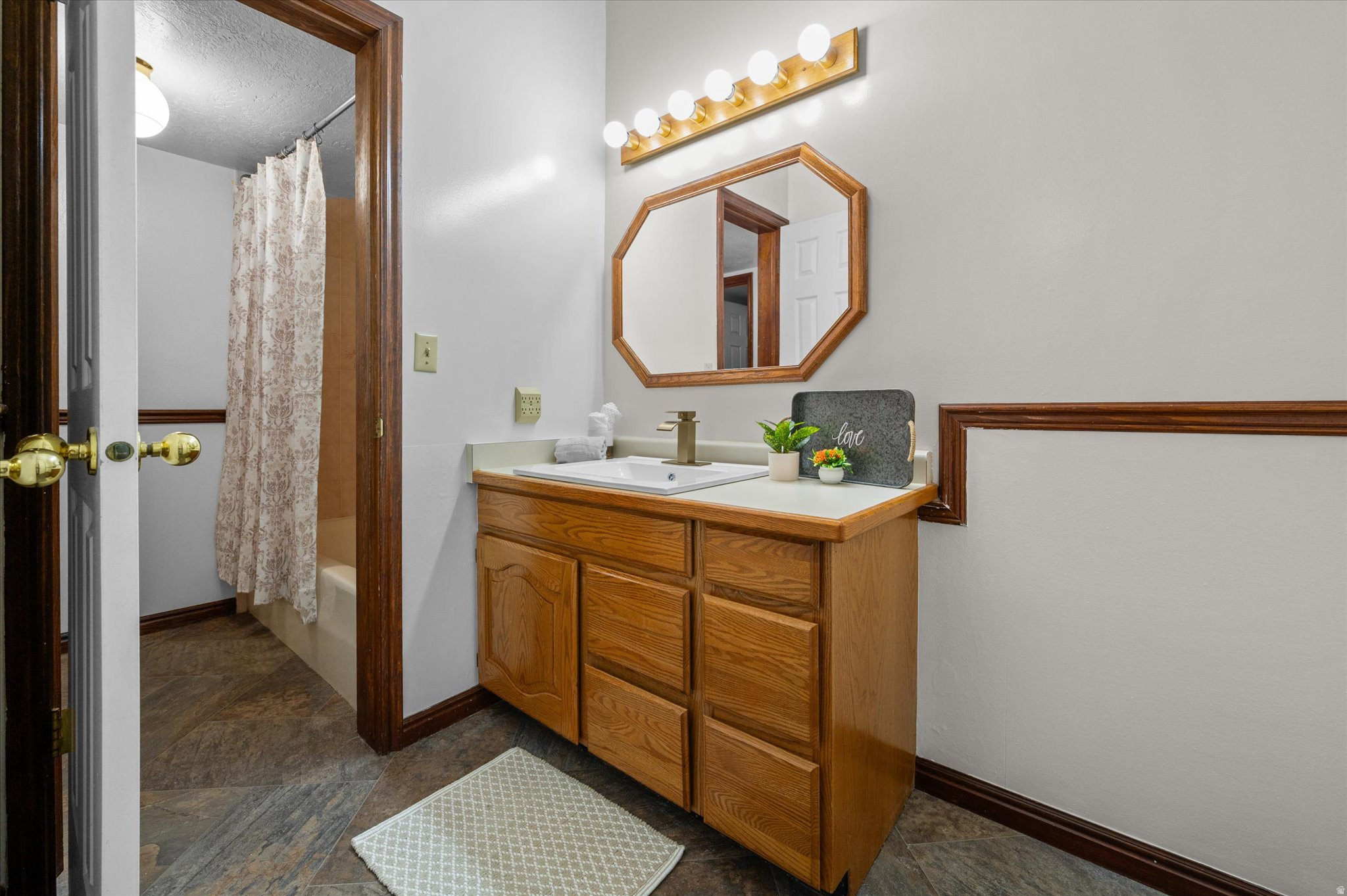 CANYON TERRACE - Residential
