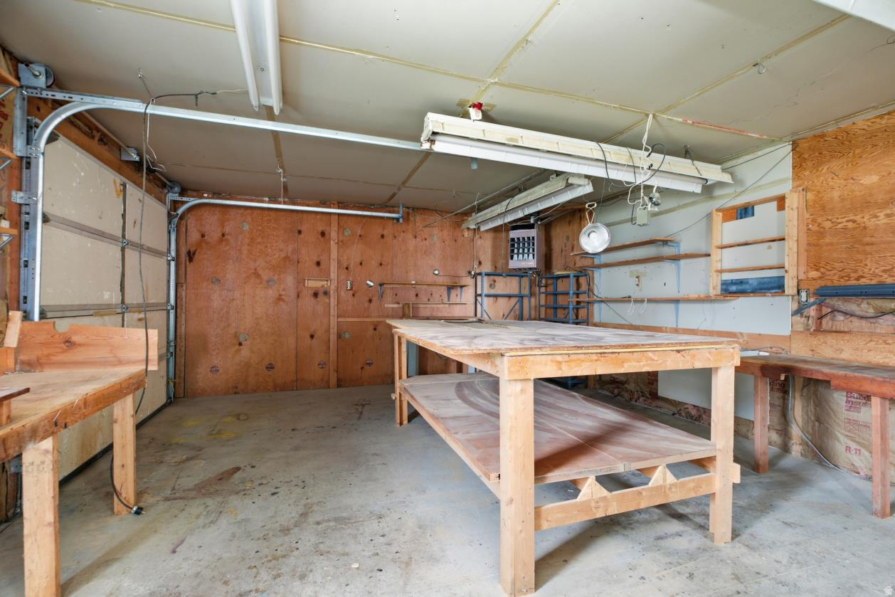 LARSON SUB - Residential