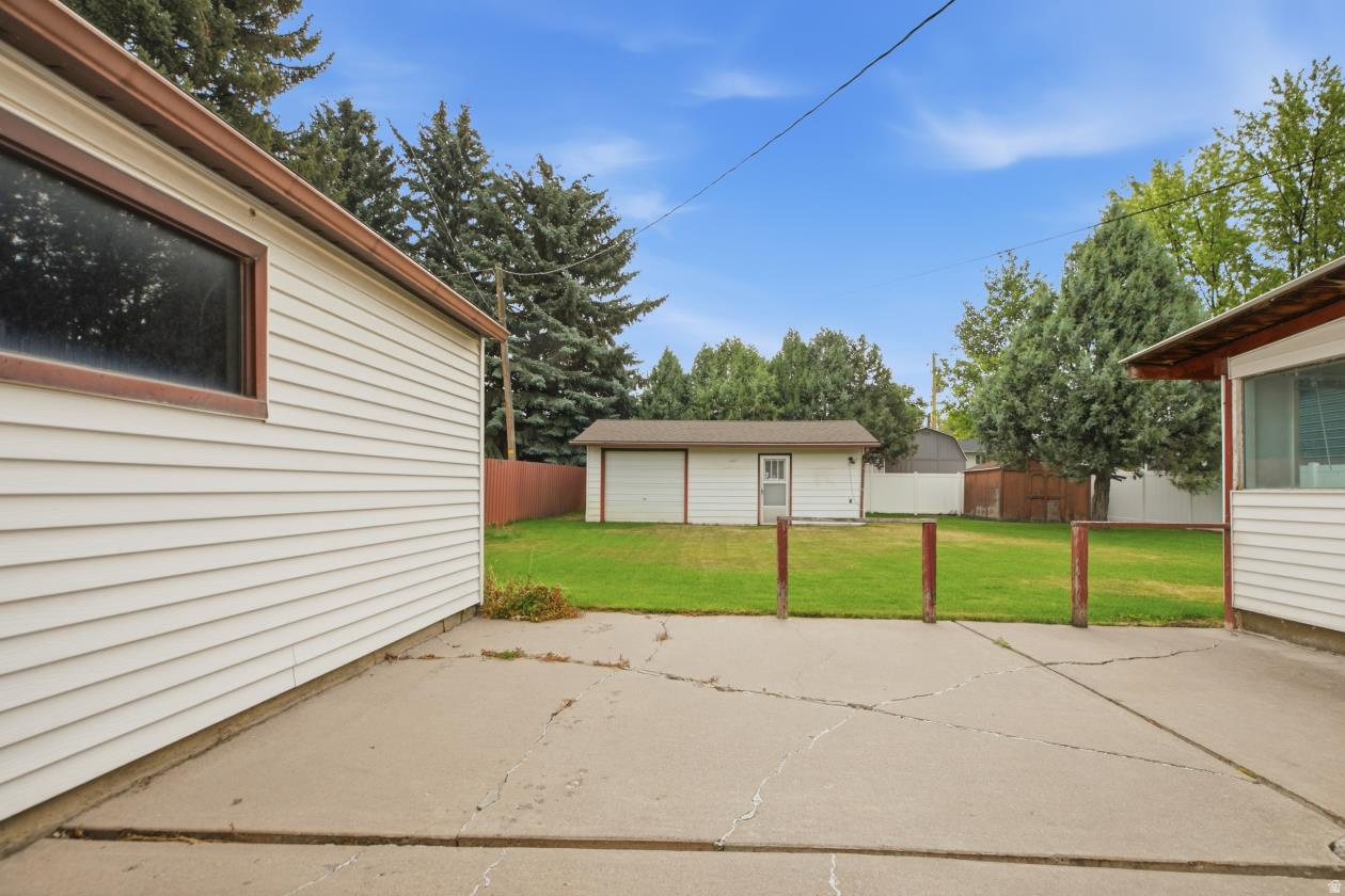 LARSON SUB - Residential
