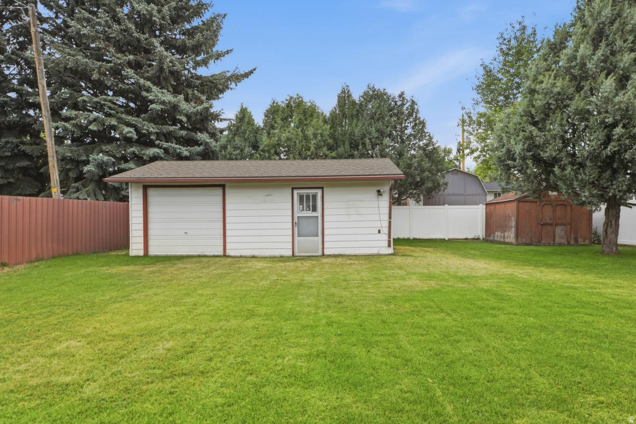 LARSON SUB - Residential