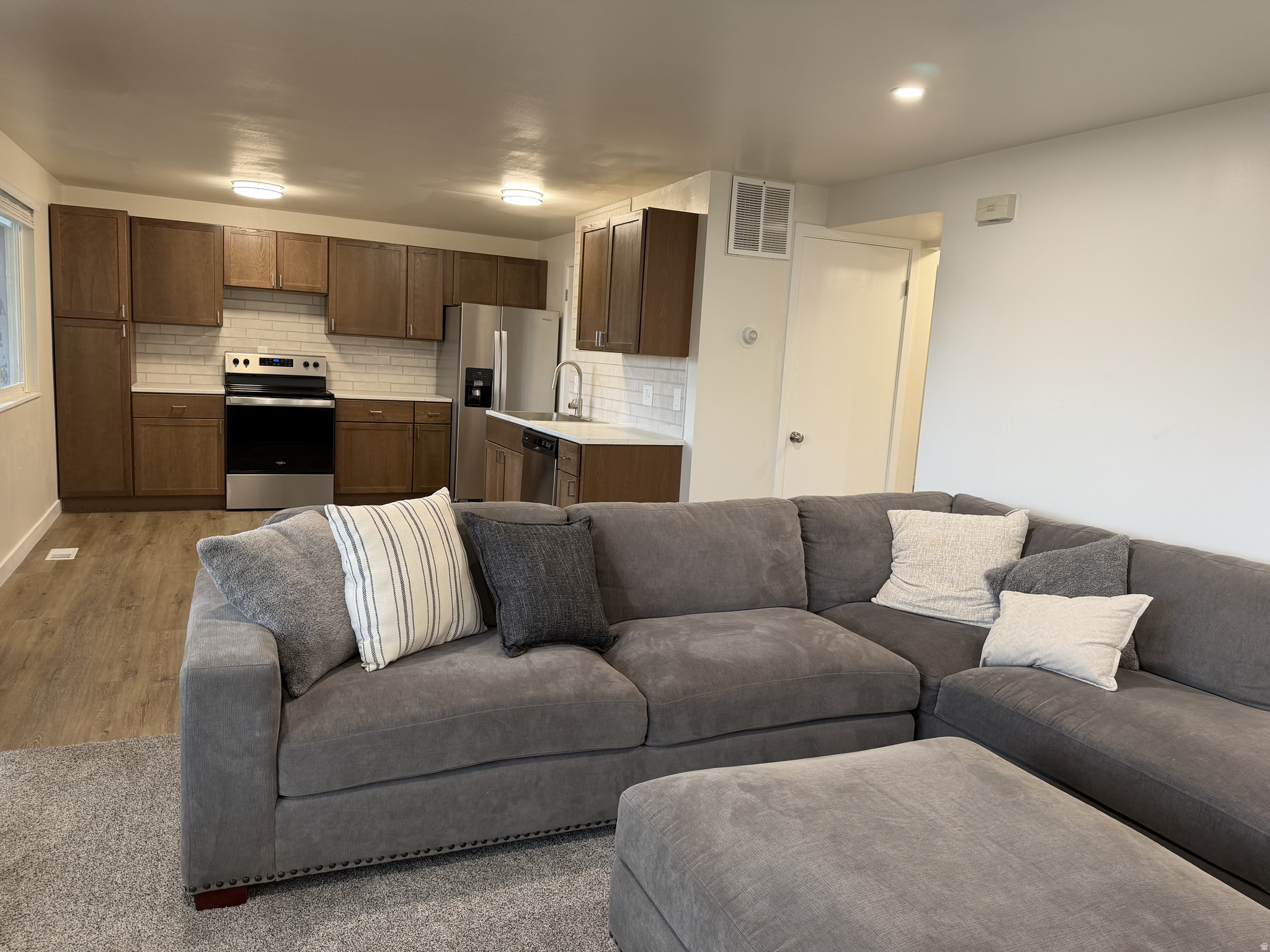 RADIUS CURVE - Residential Lease