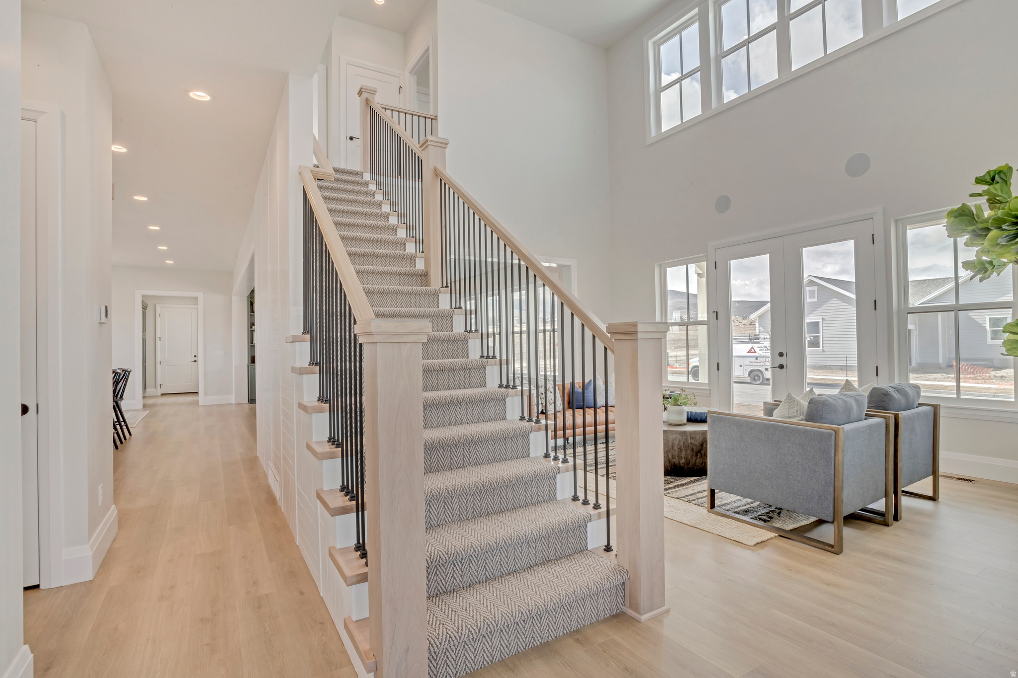 BEACON POINTE - Residential