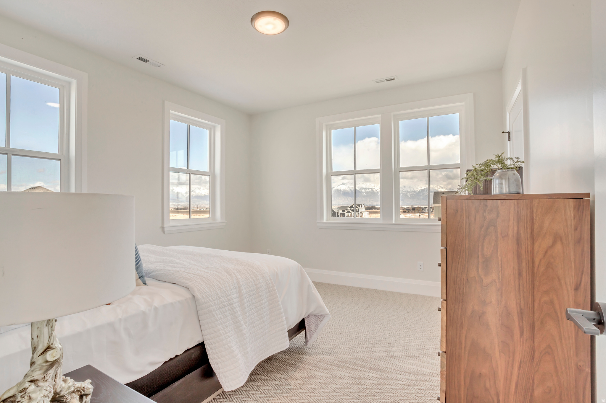BEACON POINTE - Residential