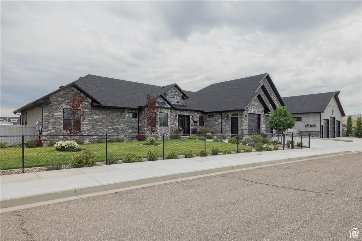 CHAPARRAL ESTATES 8TH ADDITION - Residential