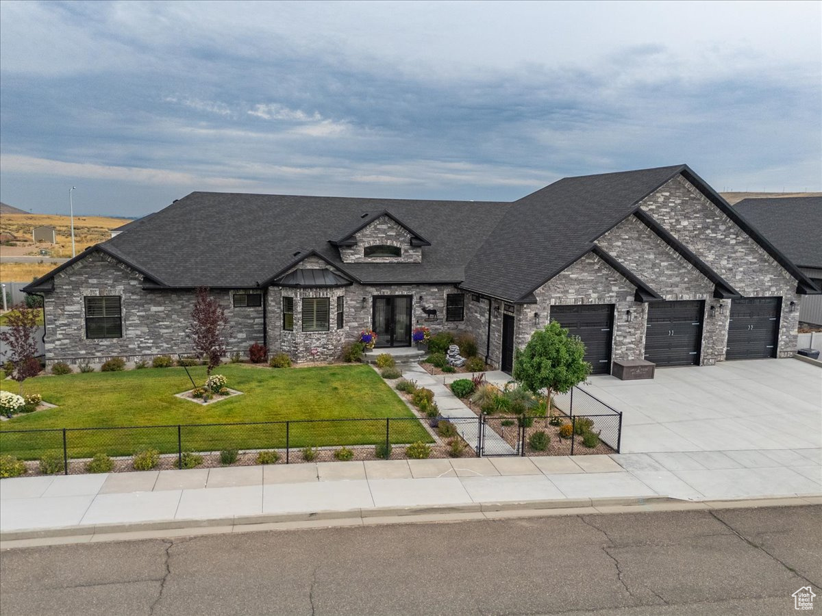 CHAPARRAL ESTATES 8TH ADDITION - Residential