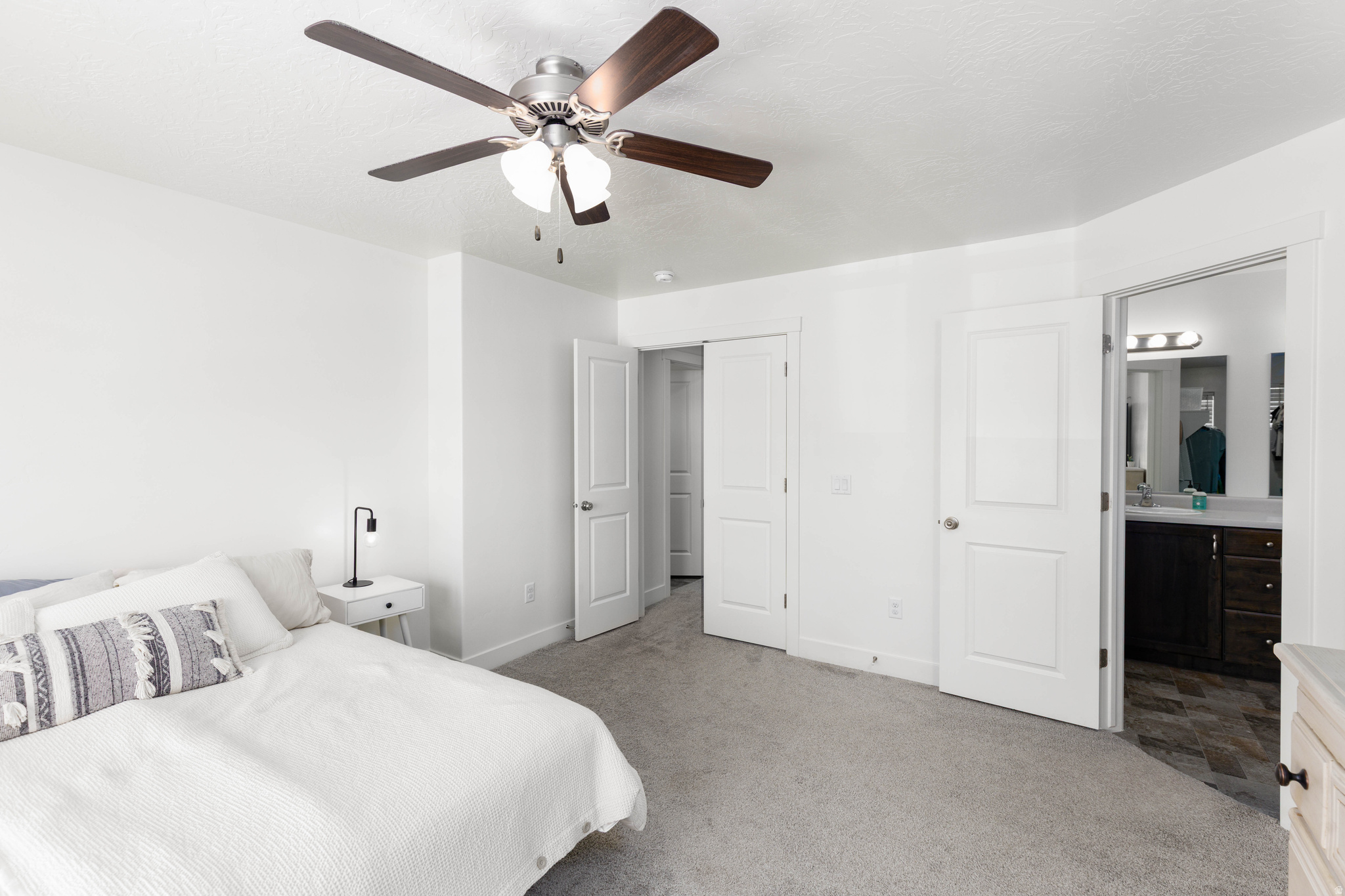 DESERT BLUFF AT DESERT CANYONS TOWNHOMES - Residential
