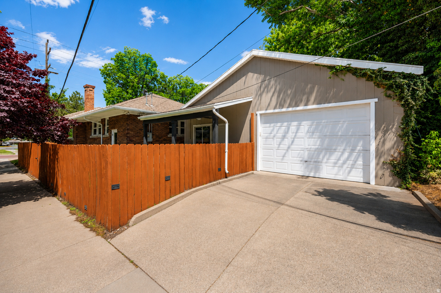 EAST BOULEVARD - Residential