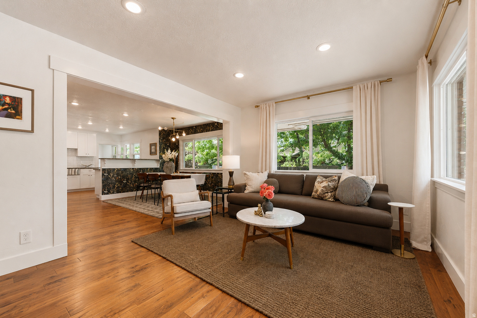 EAST BOULEVARD - Residential
