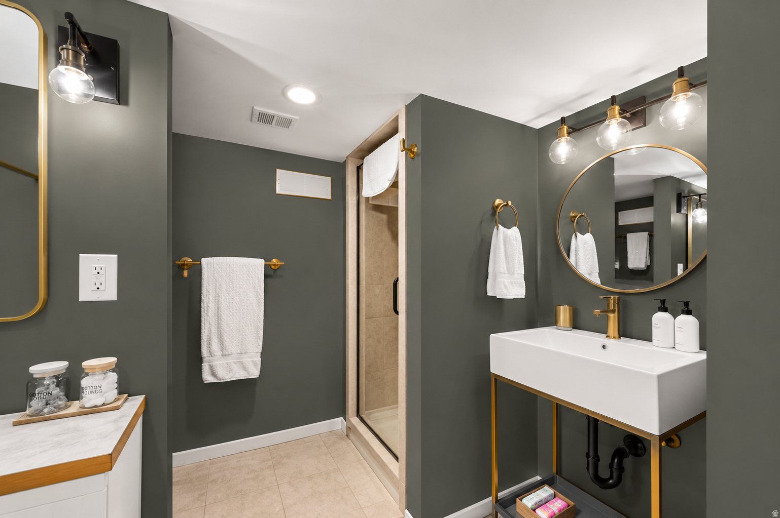 EAST BOULEVARD - Residential