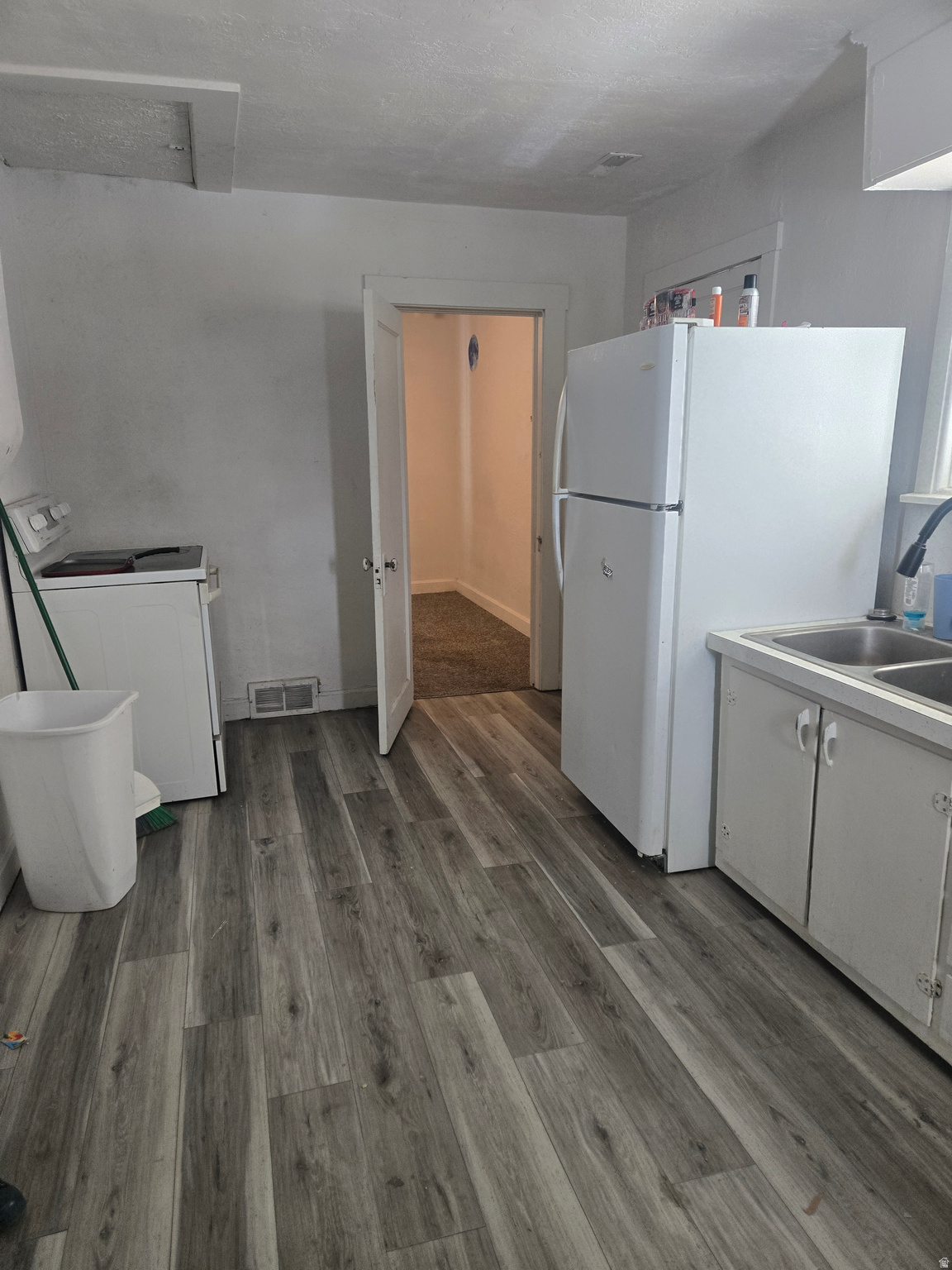PARKDALE TOWNSITE - Residential Lease