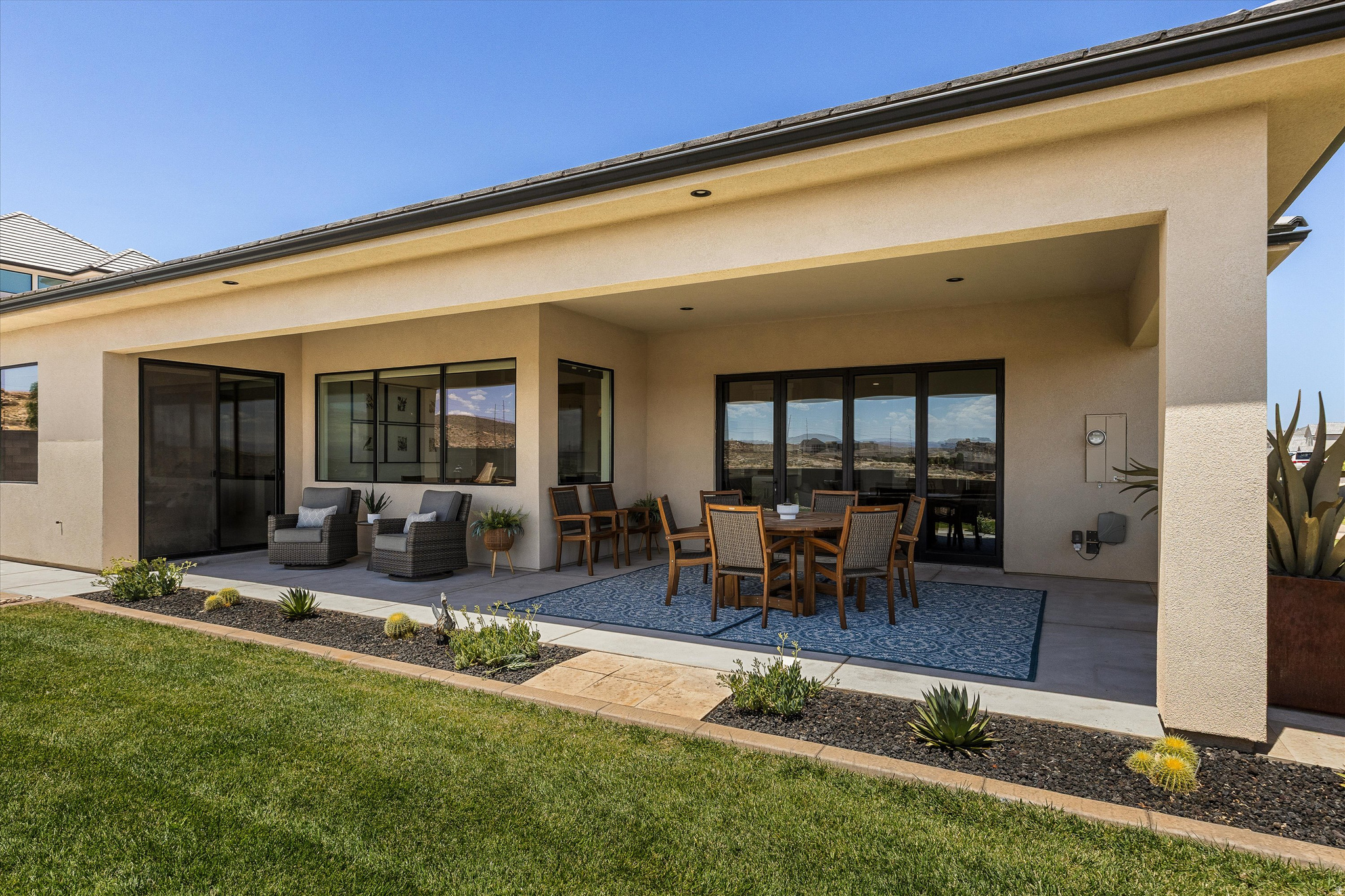 TONAQUINT COVE - Residential