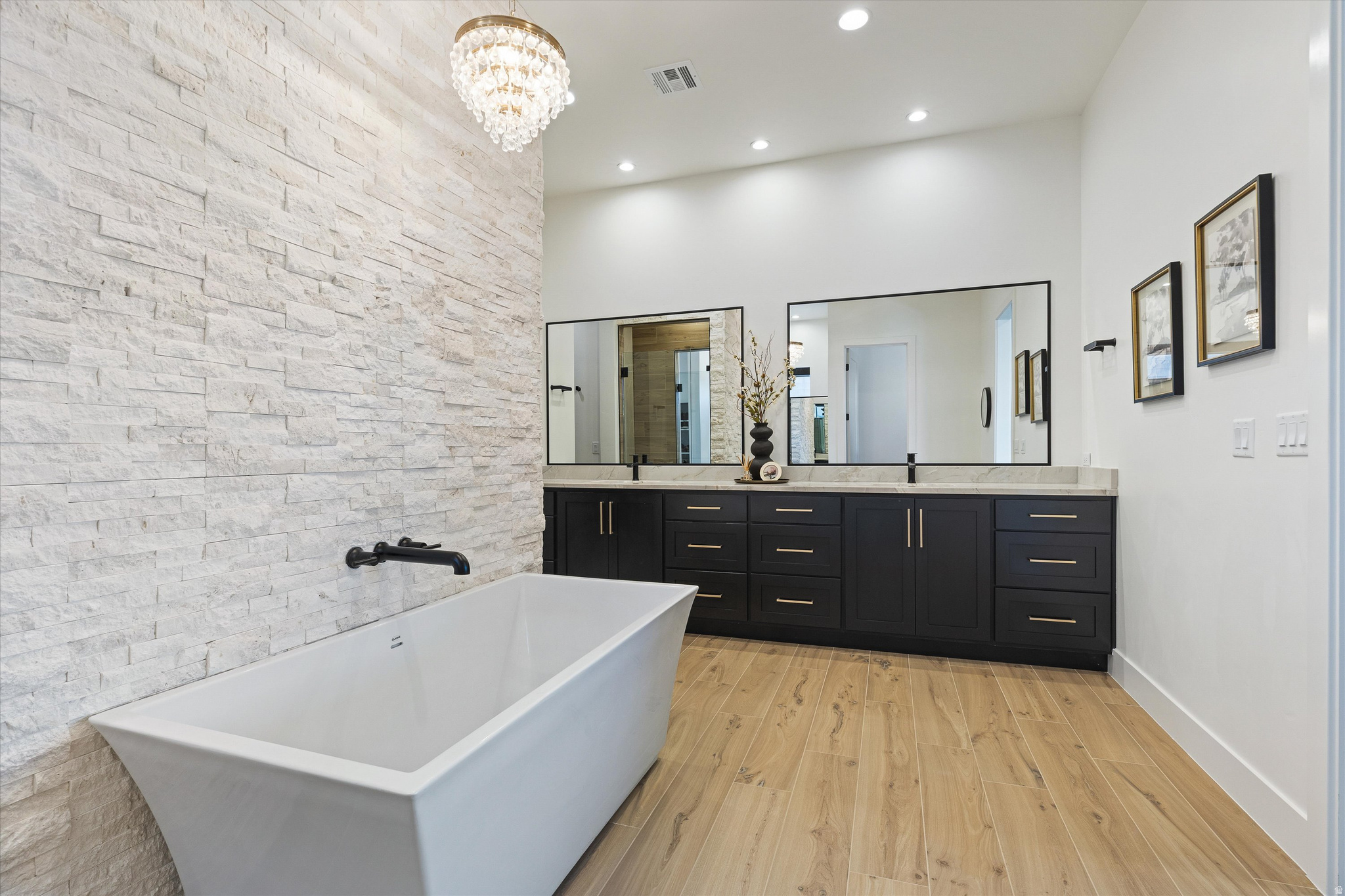 TONAQUINT COVE - Residential