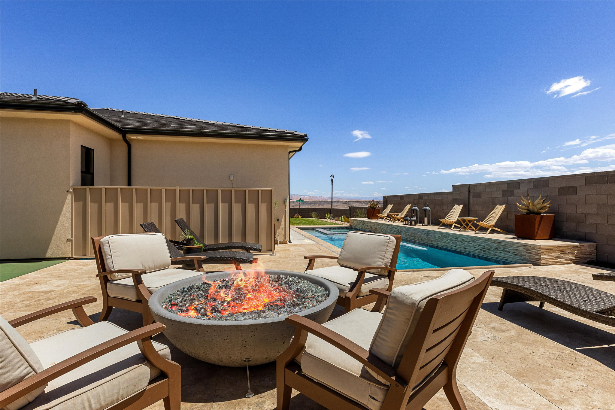 TONAQUINT COVE - Residential