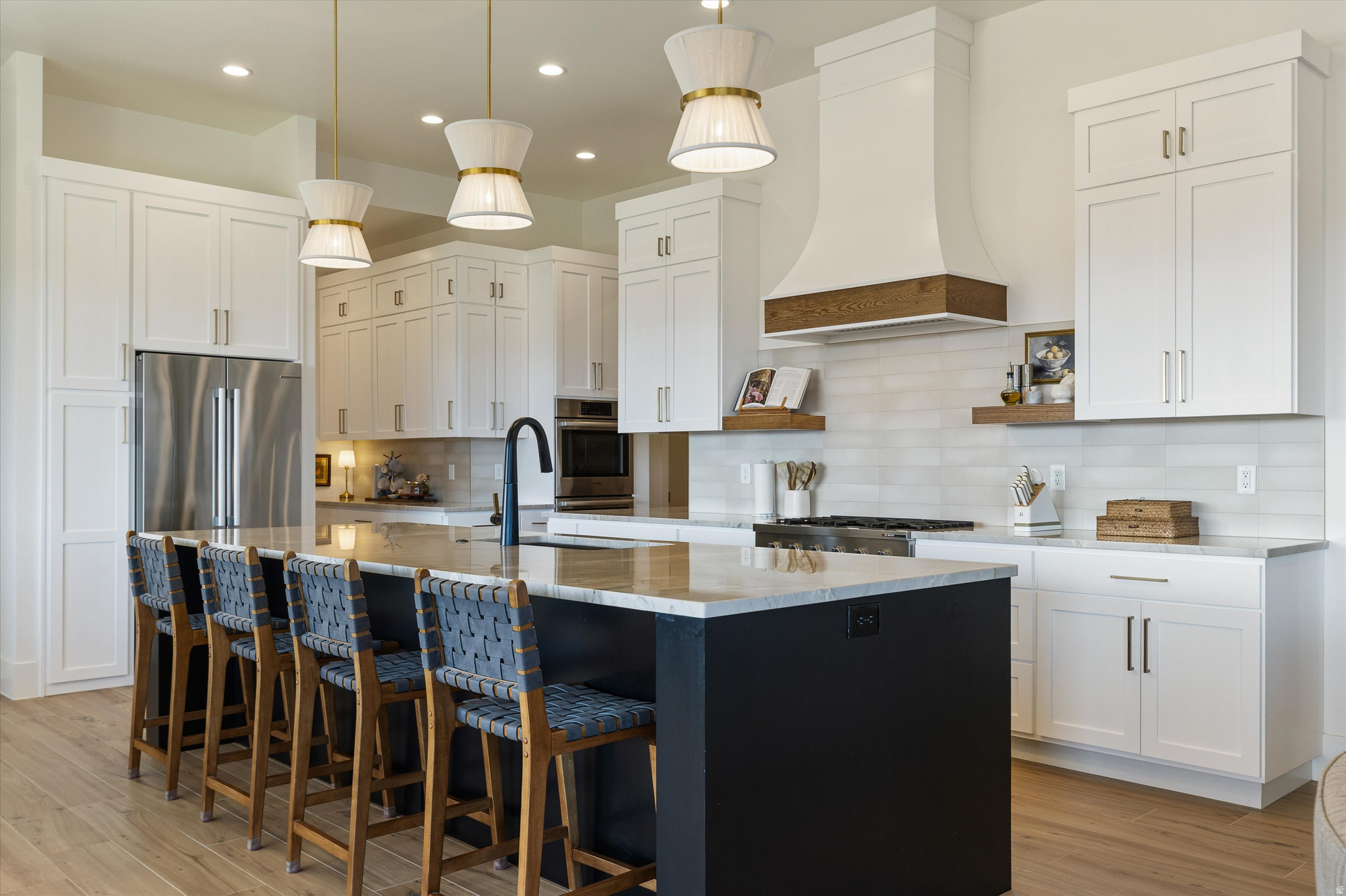 TONAQUINT COVE - Residential