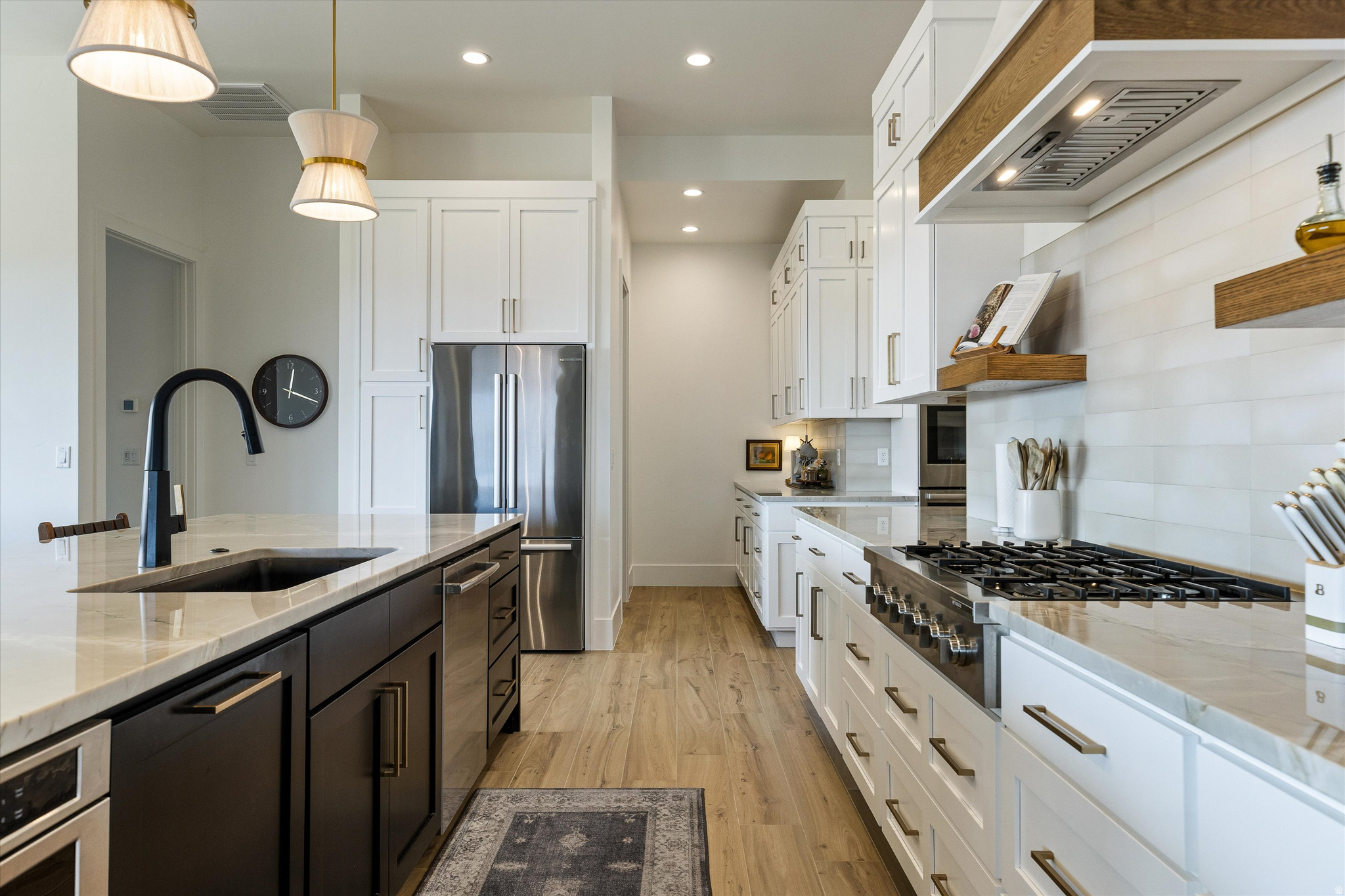 TONAQUINT COVE - Residential