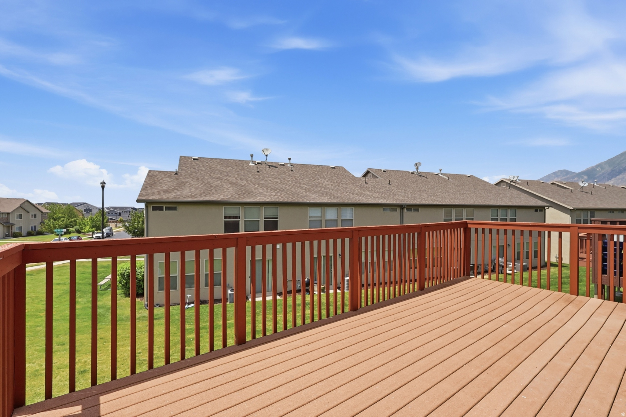 WHISPERING WILLOW - Residential