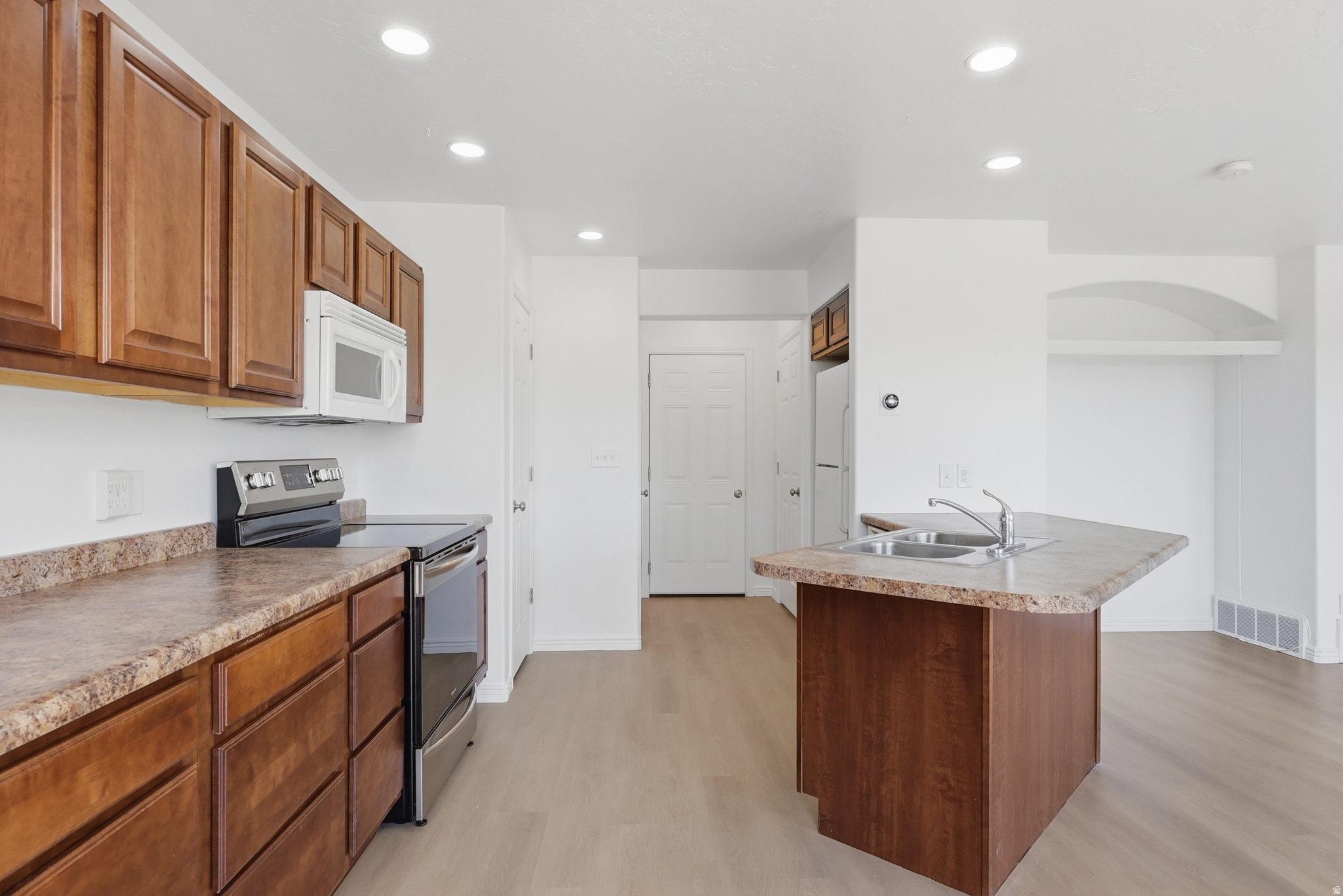 WHISPERING WILLOW - Residential