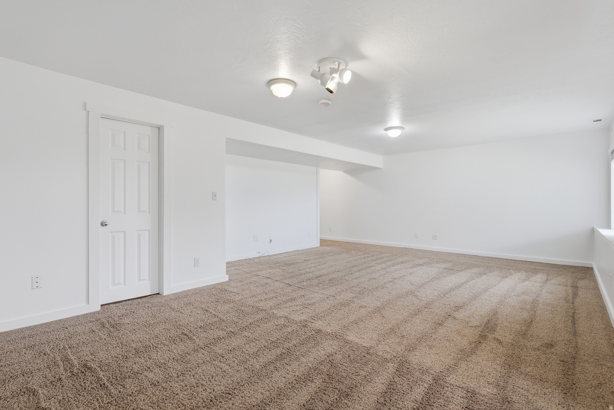 WHISPERING WILLOW - Residential