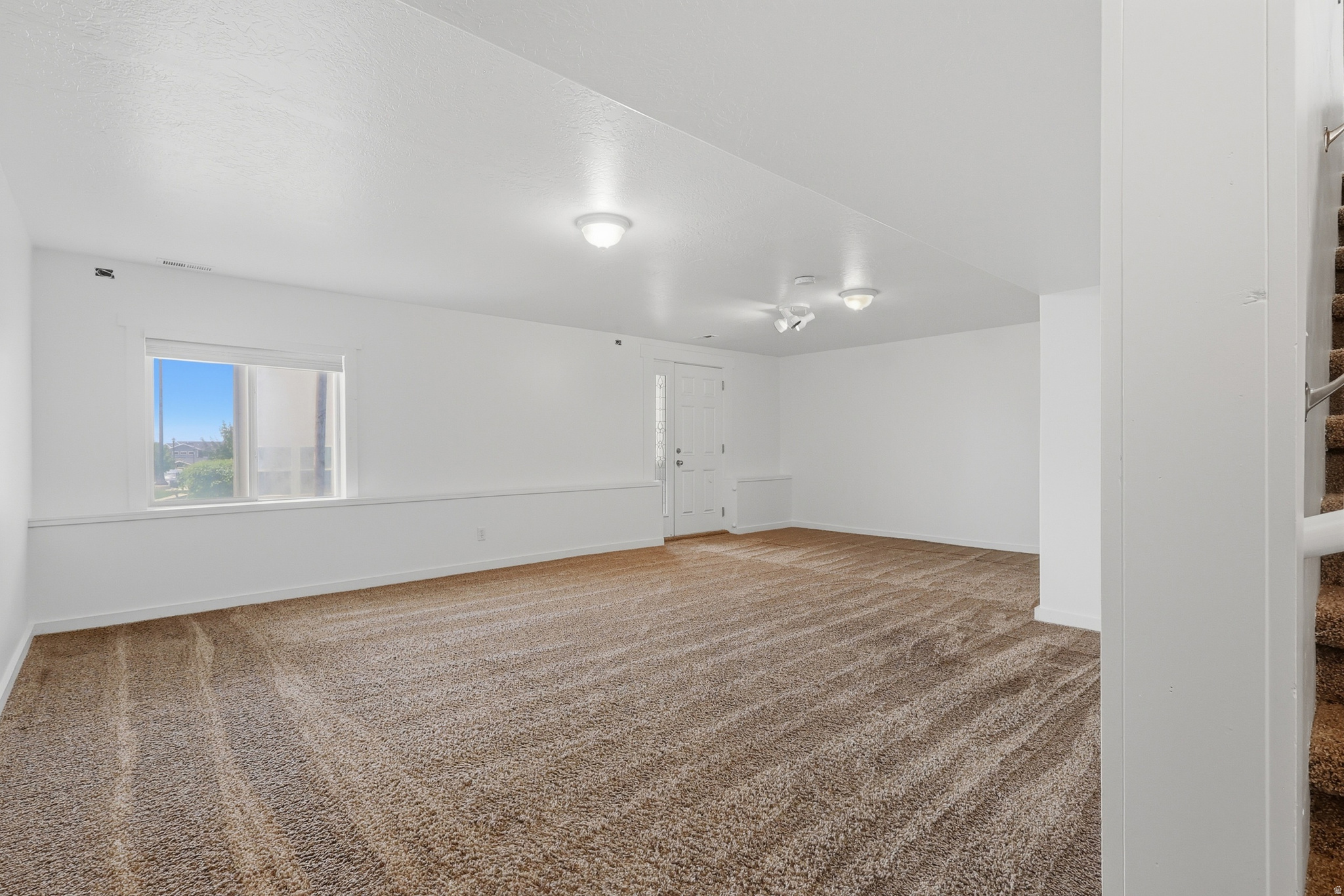 WHISPERING WILLOW - Residential