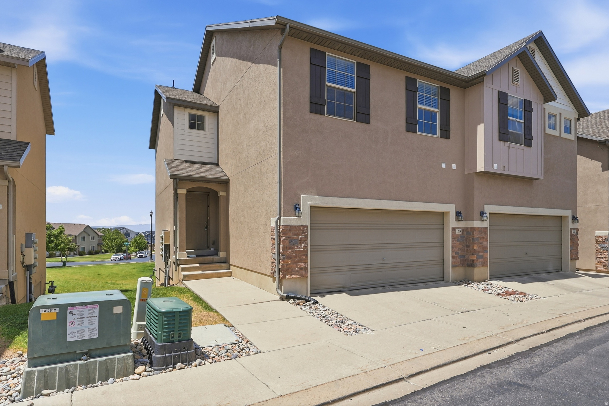 WHISPERING WILLOW - Residential