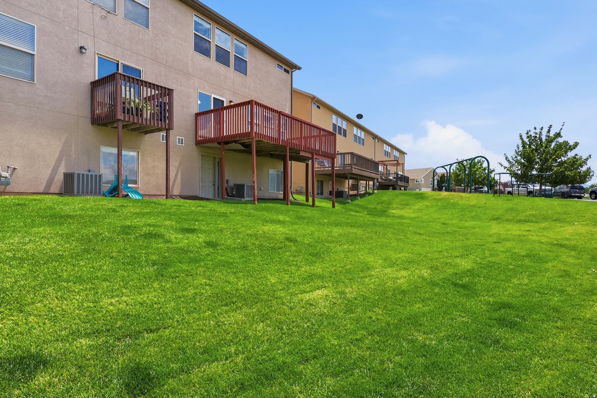 WHISPERING WILLOW - Residential