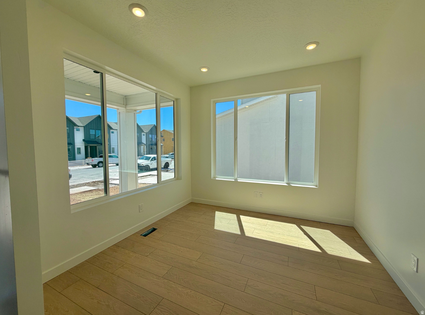 FIREFLY - Residential