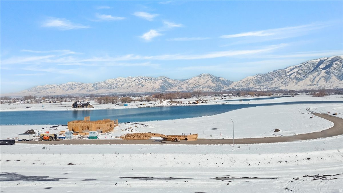 WILLOW LAKES - Land