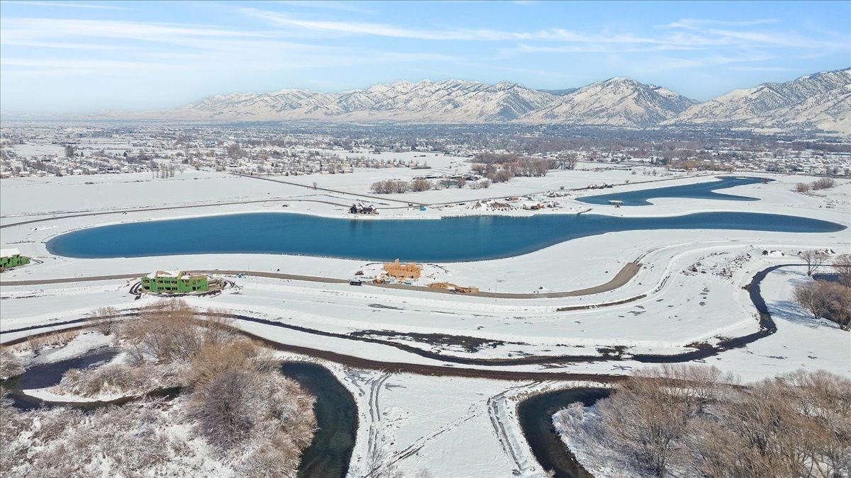 WILLOW LAKES - Land