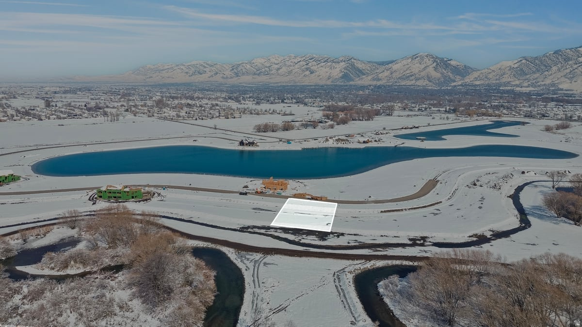 WILLOW LAKES - Land