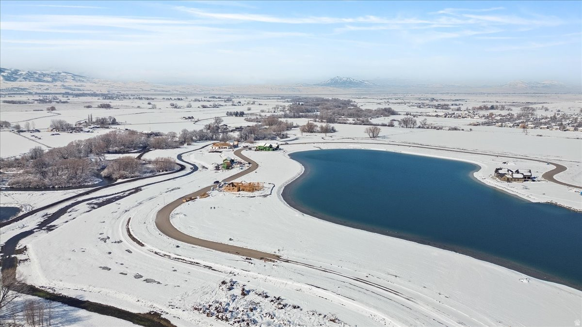 WILLOW LAKES - Land