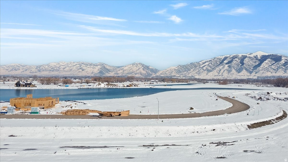 WILLOW LAKES - Land