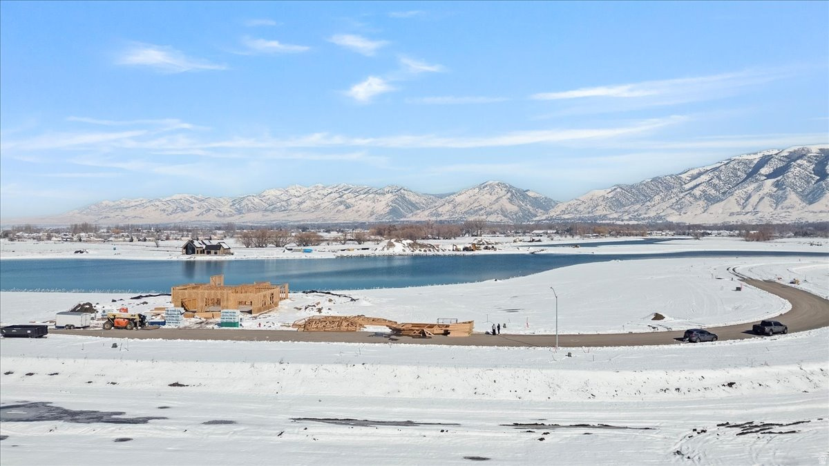WILLOW LAKES - Land