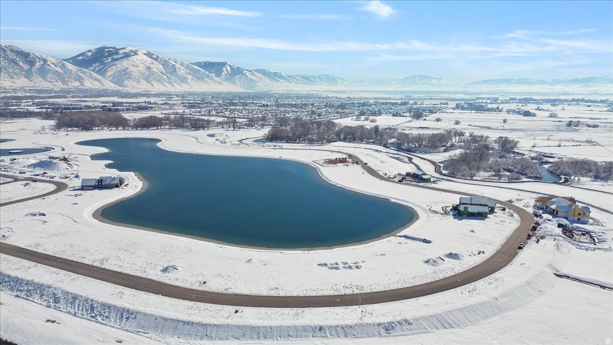 WILLOW LAKES - Land