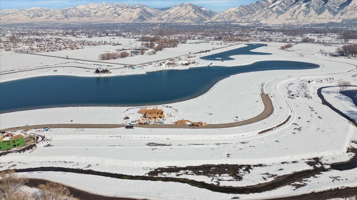 WILLOW LAKES - Land