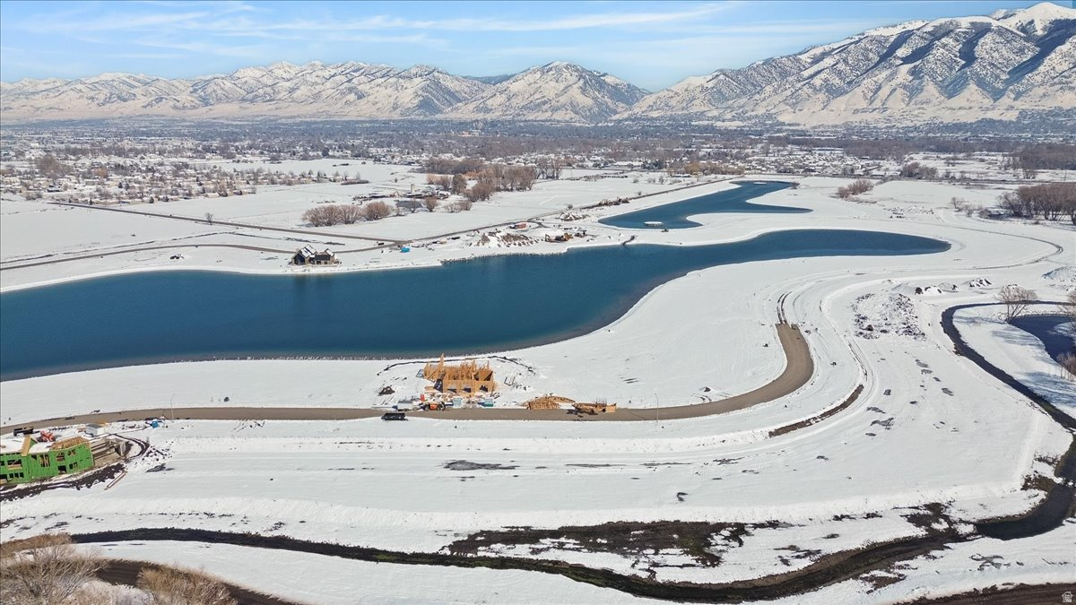 WILLOW LAKES - Land