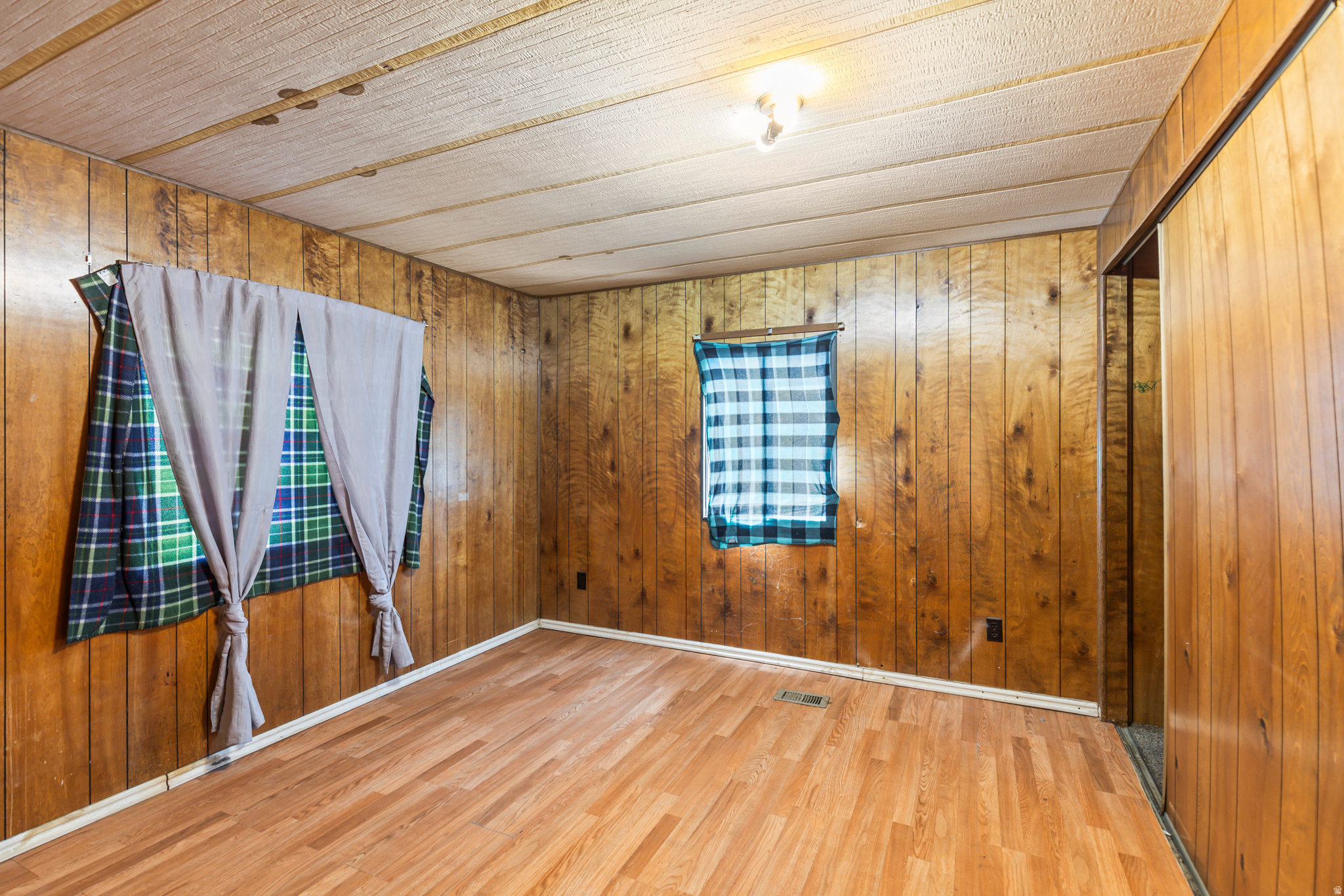 MOUNTAIN VIEW ESTATES - Residential